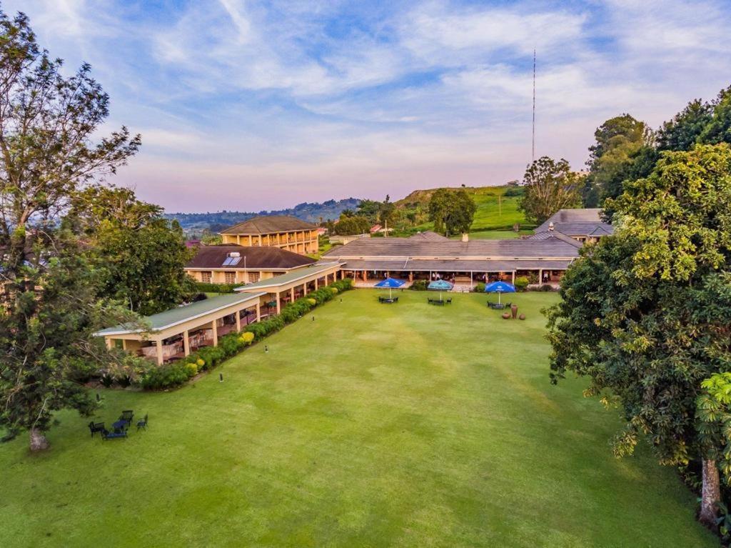 Mountains Of The Moon Hotel Fort Portal Exterior foto