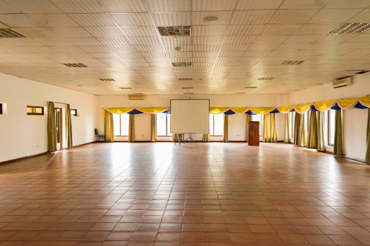 Mountains Of The Moon Hotel Fort Portal Exterior foto