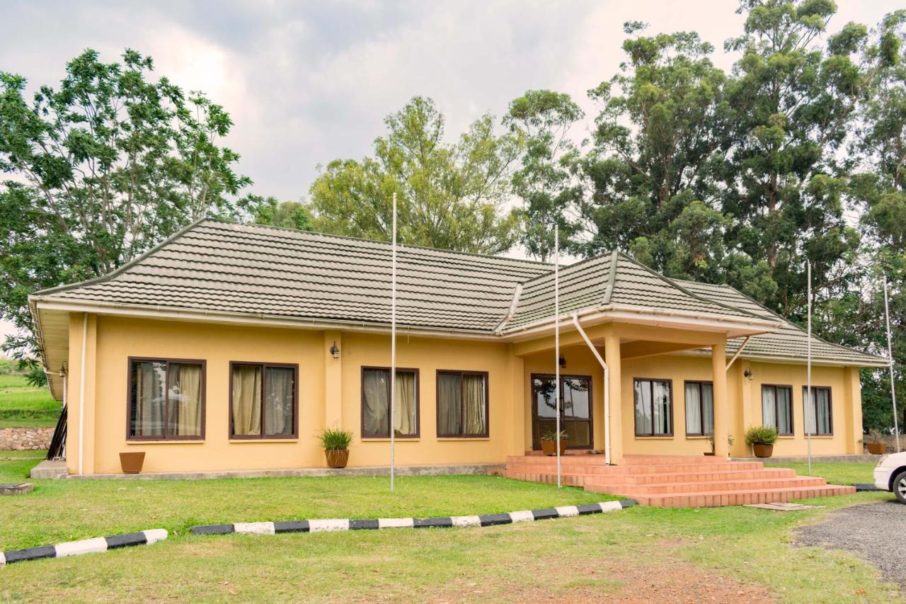 Mountains Of The Moon Hotel Fort Portal Exterior foto