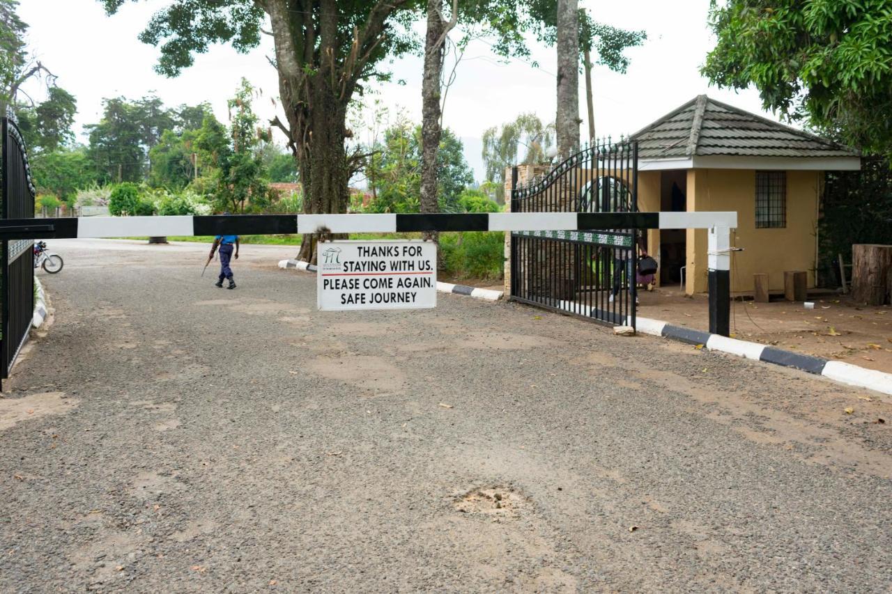 Mountains Of The Moon Hotel Fort Portal Exterior foto