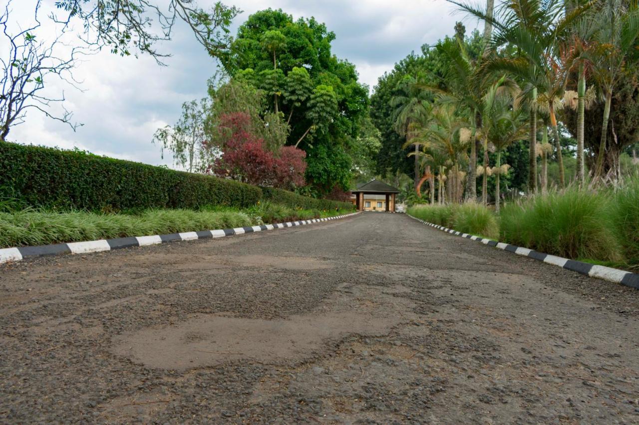 Mountains Of The Moon Hotel Fort Portal Exterior foto