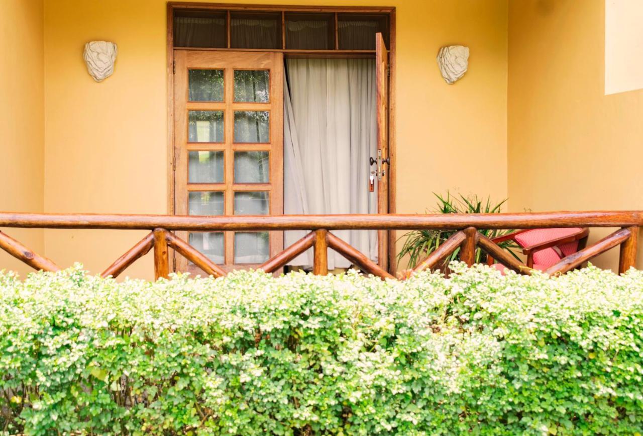 Mountains Of The Moon Hotel Fort Portal Exterior foto