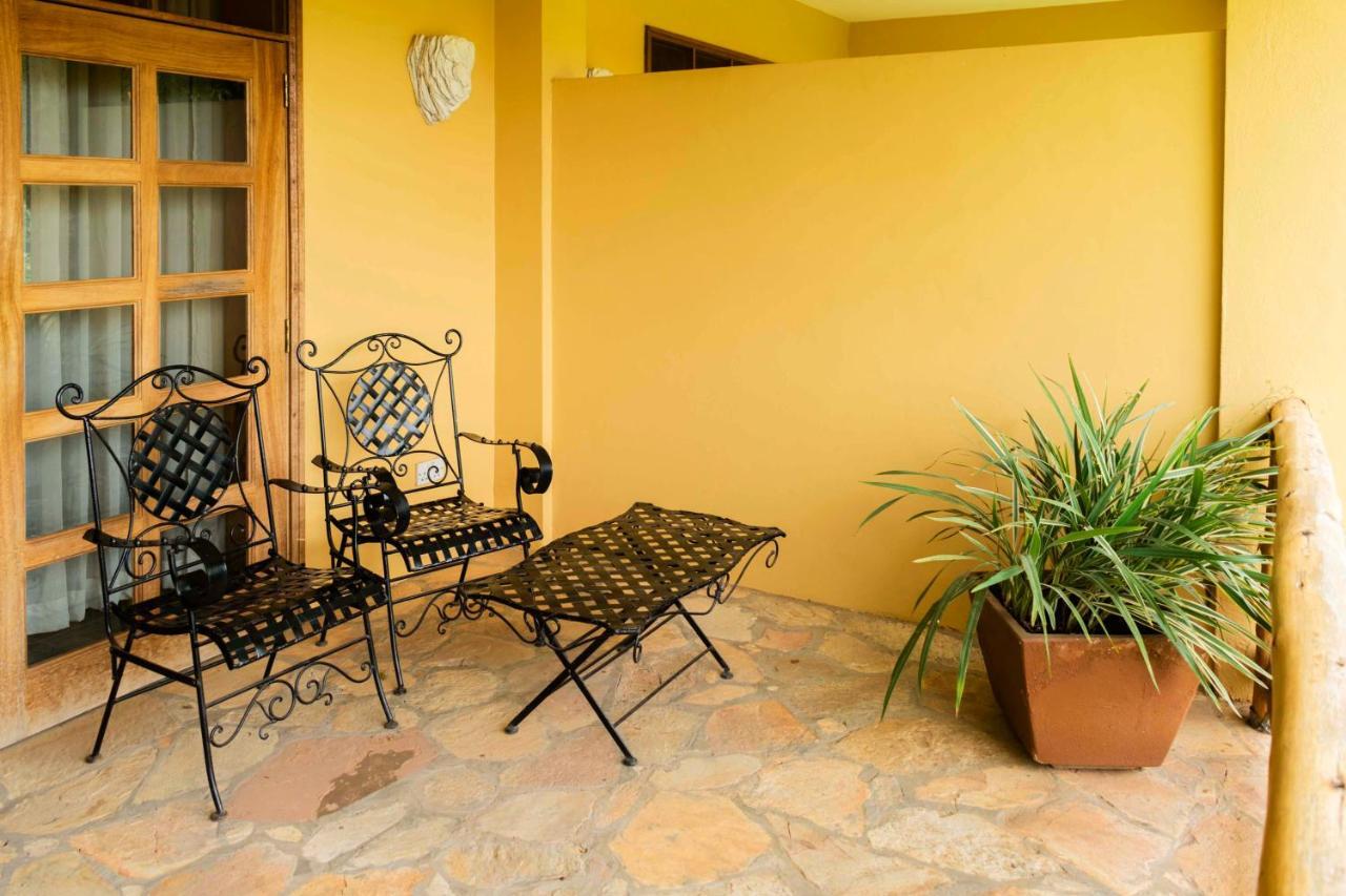 Mountains Of The Moon Hotel Fort Portal Exterior foto