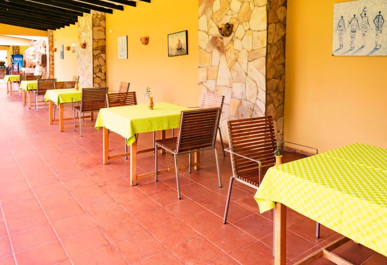 Mountains Of The Moon Hotel Fort Portal Exterior foto